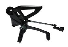 Подножка водителя HIRO 250 левая, в сборе с кронштейном и п/п (T2BP030109A00100)